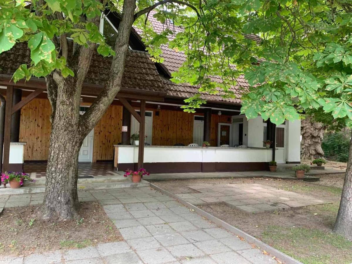 Ferienwohnung Platan Ueduelo Balatonlelle Exterior foto