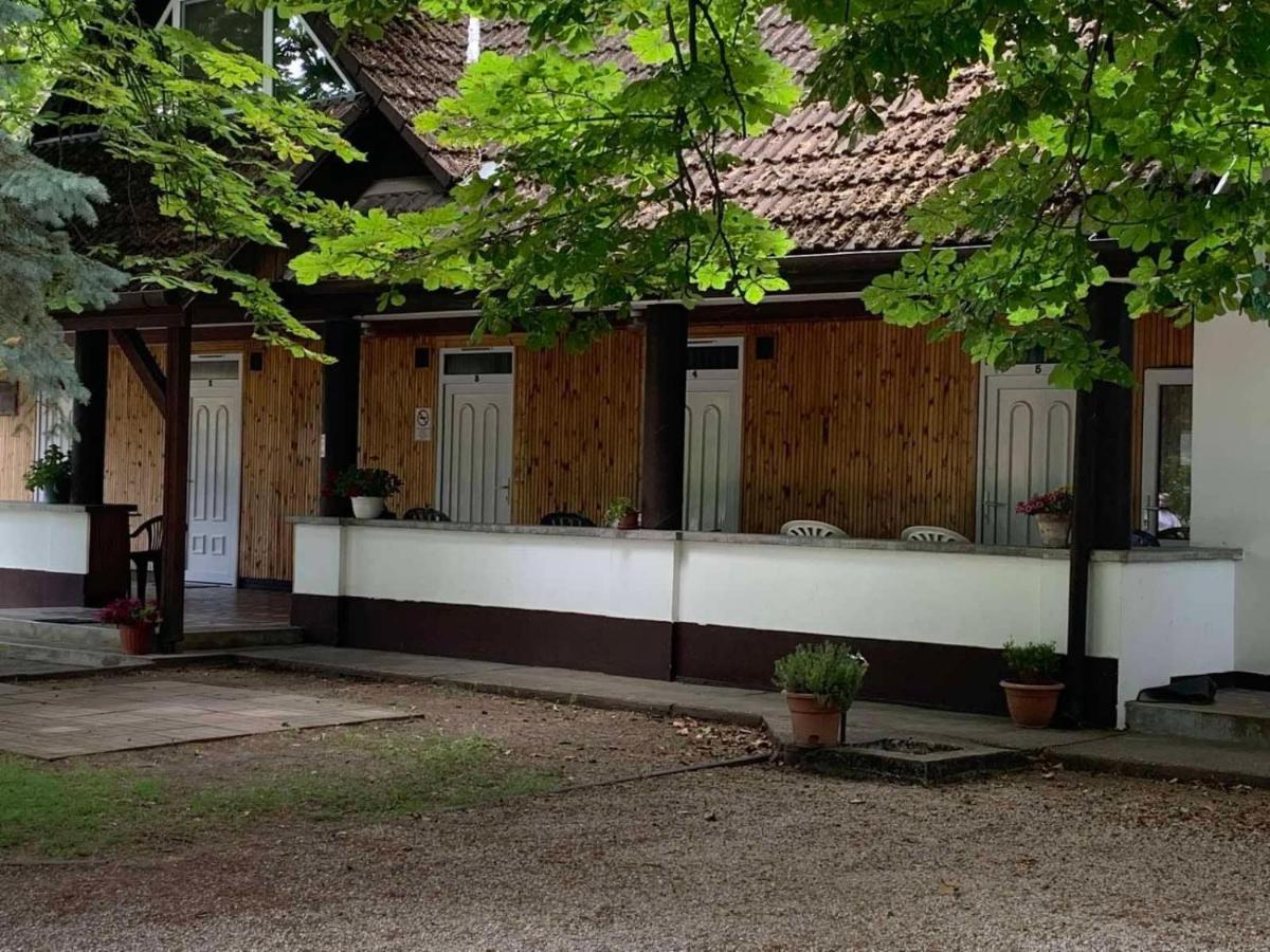 Ferienwohnung Platan Ueduelo Balatonlelle Exterior foto
